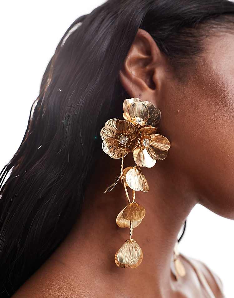 https://images.asos-media.com/products/asos-design-drop-earrings-with-3d-floral-design-in-gold-tone/205757755-4?$n_750w$&wid=750&fit=constrain