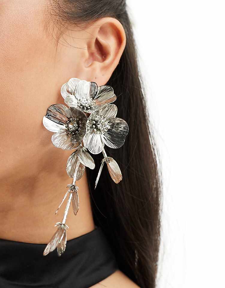 https://images.asos-media.com/products/asos-design-drop-earrings-with-3d-floral-design-in-silver-tone/206422536-1-silver?$n_750w$&wid=750&fit=constrain