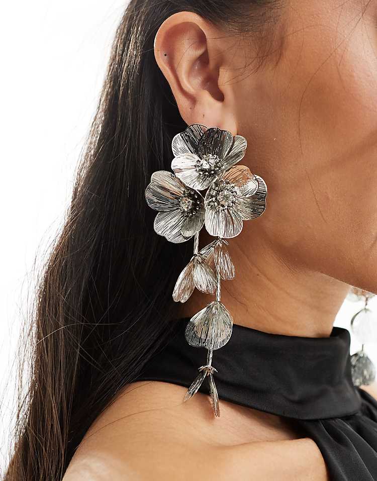 https://images.asos-media.com/products/asos-design-drop-earrings-with-3d-floral-design-in-silver-tone/206422536-2?$n_750w$&wid=750&fit=constrain
