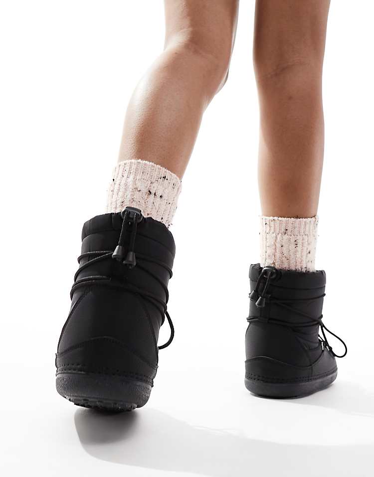 https://images.asos-media.com/products/seqwl-snow-boots-in-black/206873242-4?$n_750w$&wid=750&fit=constrain