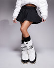 https://images.asos-media.com/products/moonboot-icon-high-in-white/207121160-1-white?$n_750w$&wid=750&fit=constrain