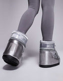 https://images.asos-media.com/products/moonboot-icon-low-boots-in-silver/207122668-4?$n_750w$&wid=750&fit=constrain
