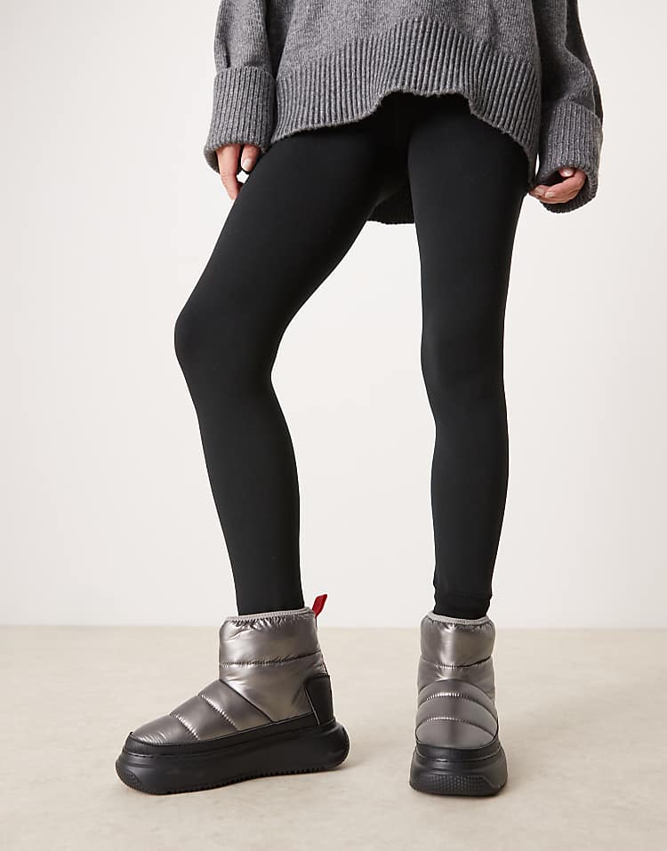 https://images.asos-media.com/products/pajar-gana-snow-boot-in-silver/207146171-4?$n_750w$&wid=750&fit=constrain