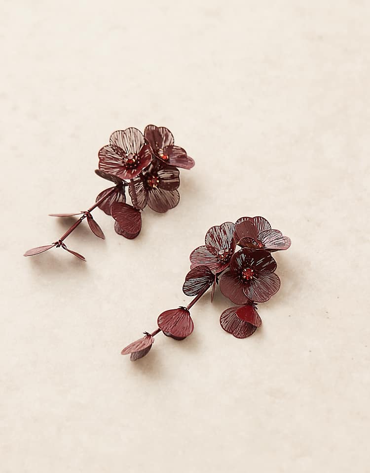https://images.asos-media.com/products/asos-design-drop-earrings-with-3d-floral-design-in-burgundy/207491801-2?$n_750w$&wid=750&fit=constrain