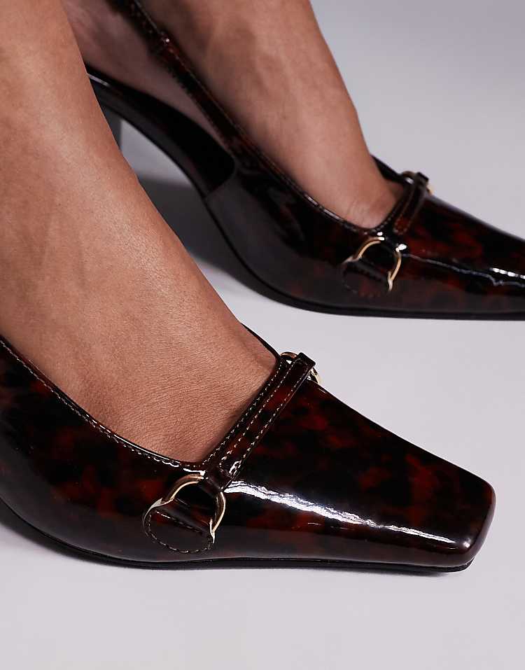 https://images.asos-media.com/products/public-desire-bessie-sling-back-chiselled-toe-heels-in-tortoise-print/208022591-2?$n_750w$&wid=750&fit=constrain