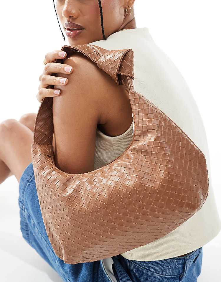 https://images.asos-media.com/products/glamorous-woven-shoulder-bag-in-taupe/208030257-4?$n_750w$&wid=750&fit=constrain