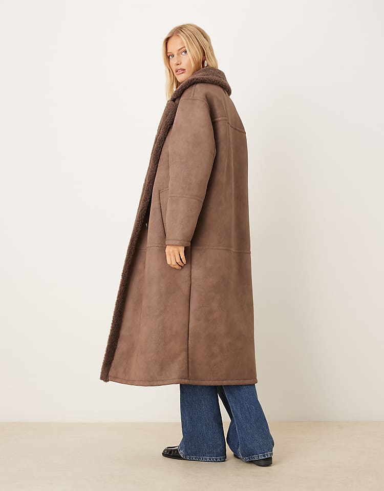 https://images.asos-media.com/products/asos-design-longline-bonded-borg-jacket-in-chocolate/208056004-3?$n_750w$&wid=750&fit=constrain