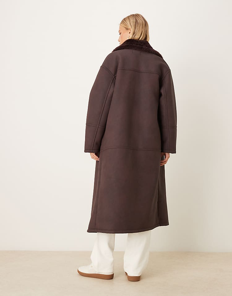 https://images.asos-media.com/products/asos-design-longline-bonded-borg-jacket-in-plum/208056084-3?$n_750w$&wid=750&fit=constrain