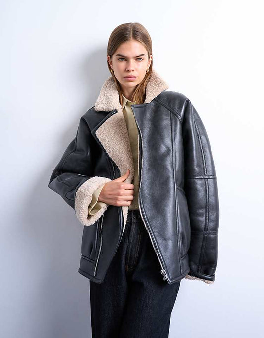 https://images.asos-media.com/products/topshop-vintage-wash-shearling-aviator-bomber-in-black/208057246-1-black?$n_750w$&wid=750&fit=constrain