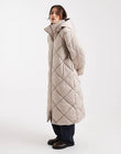https://images.asos-media.com/products/miss-selfridge-quilted-hooded-maxi-puffer-coat-in-mocha/208230690-1-mocha?$n_750w$&wid=750&fit=constrain