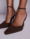 https://images.asos-media.com/products/simmi-london-bebbo-heeled-court-shoes-in-chocolate/208418855-2?$n_750w$&wid=750&fit=constrain
