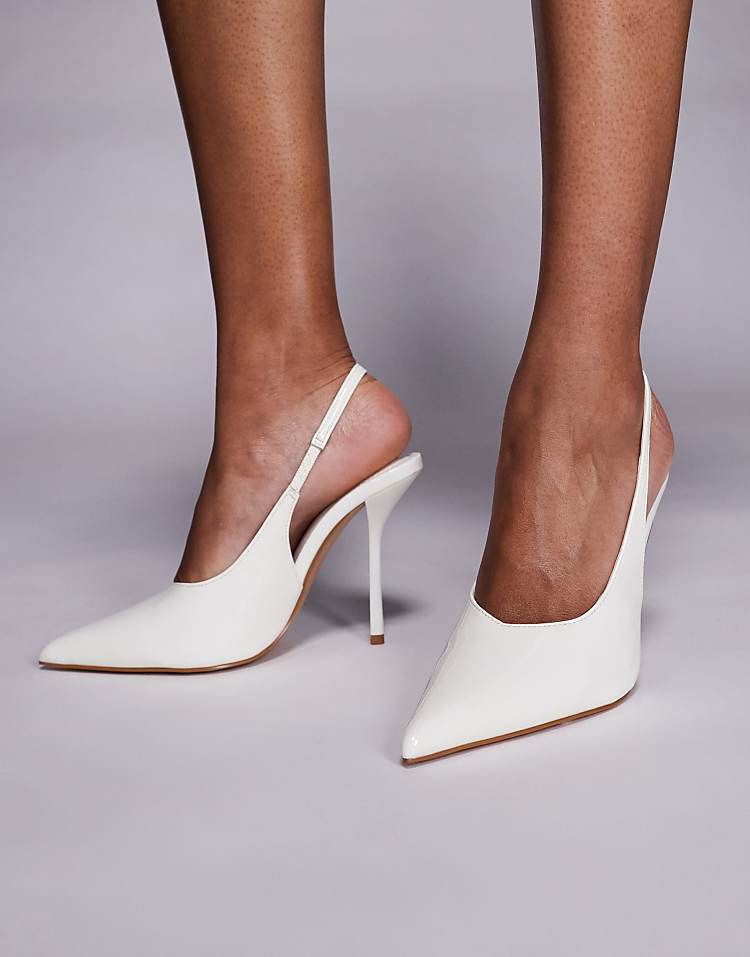 https://images.asos-media.com/products/simmi-london-bexley-wide-fit-heeled-court-shoe-in-white/208426621-1-whitepatentpu?$n_750w$&wid=750&fit=constrain