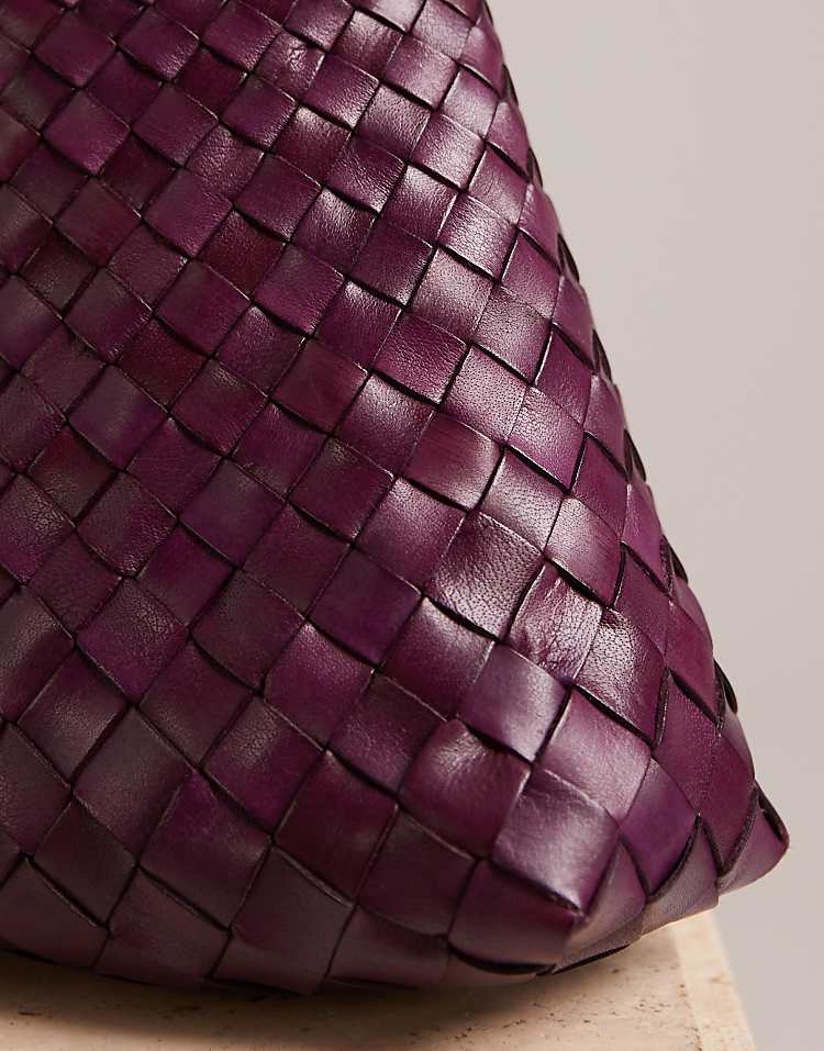 https://images.asos-media.com/products/dragon-diffusion-santa-croce-small-woven-leather-bag-in-plum/208481399-2?$n_750w$&wid=750&fit=constrain