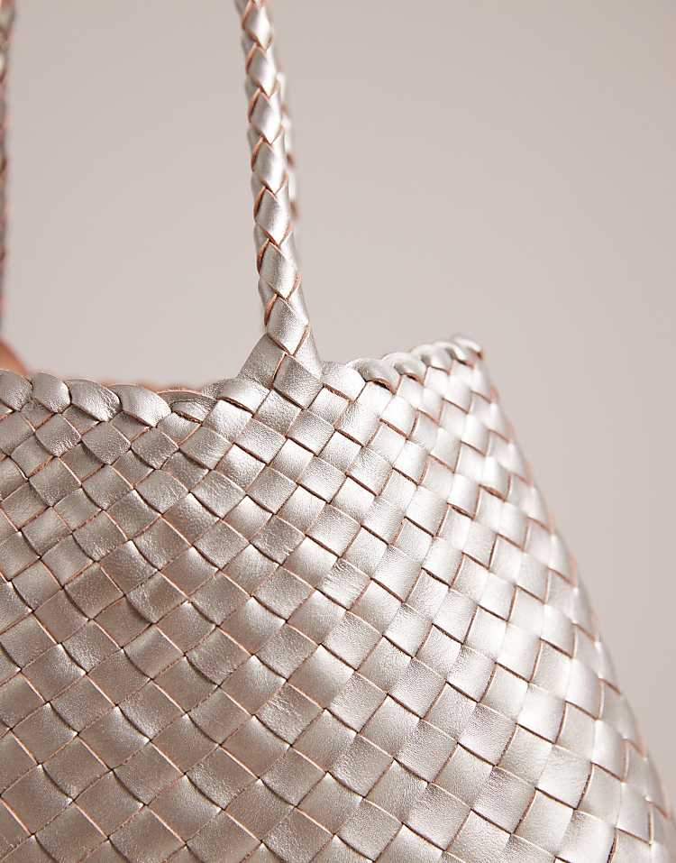 https://images.asos-media.com/products/dragon-diffusion-santa-croce-small-woven-leather-bag-in-silver-foil/208481423-5?$n_750w$&wid=750&fit=constrain