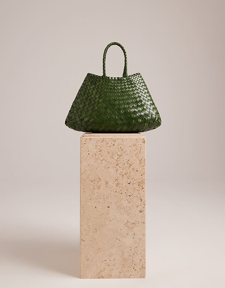 https://images.asos-media.com/products/dragon-diffusion-santa-croce-small-woven-leather-bag-in-leaf-green/208481435-2?$n_750w$&wid=750&fit=constrain
