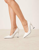 https://images.asos-media.com/products/raid-aleener-heeled-court-shoes-in-white-patent/208592013-1-whitebox?$n_750w$&wid=750&fit=constrain