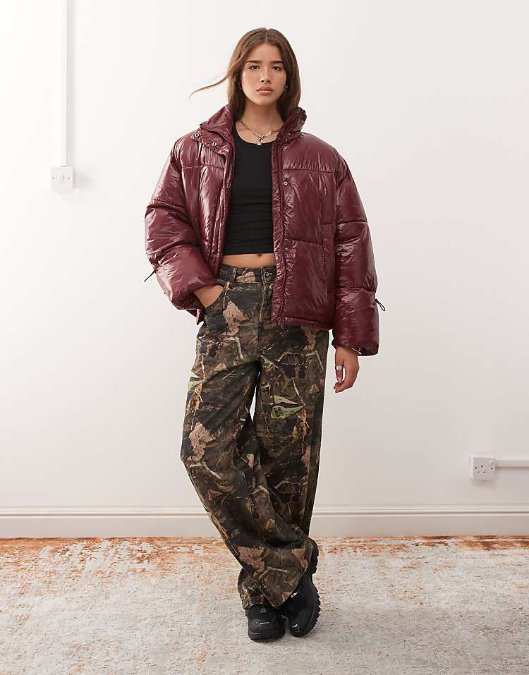 https://images.asos-media.com/products/noisy-may-shiny-puffer-jacket-in-burgundy/208695805-3?$n_750w$&wid=750&fit=constrain