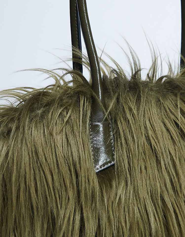 https://images.asos-media.com/products/topshop-shaggy-faux-fur-shoulder-bag-in-khaki/208709579-4?$n_750w$&wid=750&fit=constrain