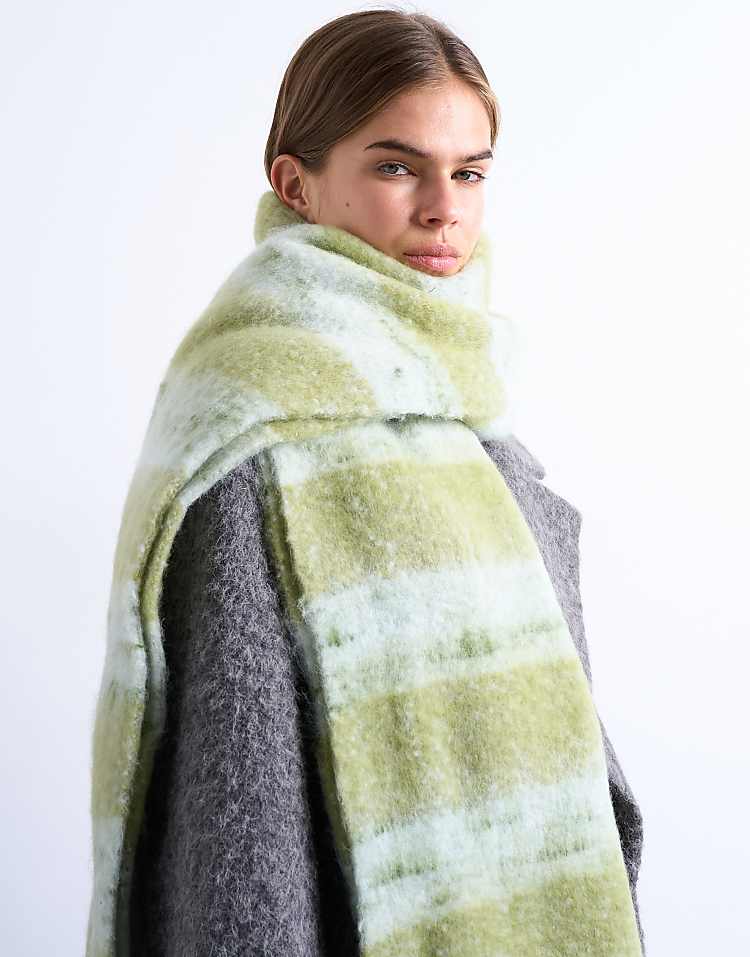 https://images.asos-media.com/products/topshop-sydney-blanket-scarf-in-green-white-stripe/208750940-3?$n_750w$&wid=750&fit=constrain