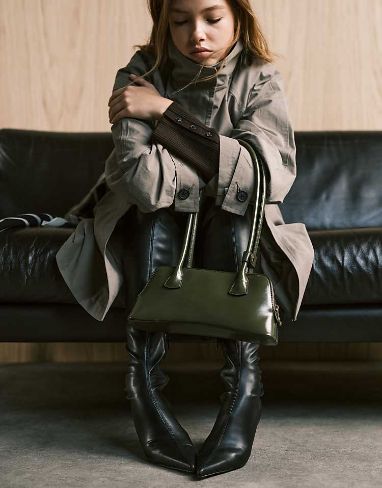 https://images.asos-media.com/products/asos-design-curved-base-bowler-bag-in-olive/208830343-2?$n_750w$&wid=750&fit=constrain