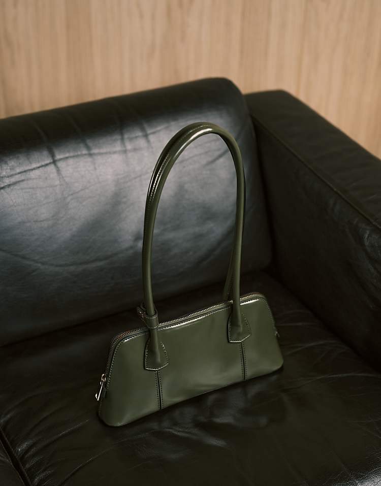 https://images.asos-media.com/products/asos-design-curved-base-bowler-bag-in-olive/208830343-3?$n_750w$&wid=750&fit=constrain