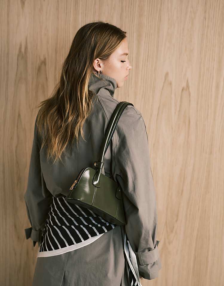https://images.asos-media.com/products/asos-design-curved-base-bowler-bag-in-olive/208830343-4?$n_750w$&wid=750&fit=constrain