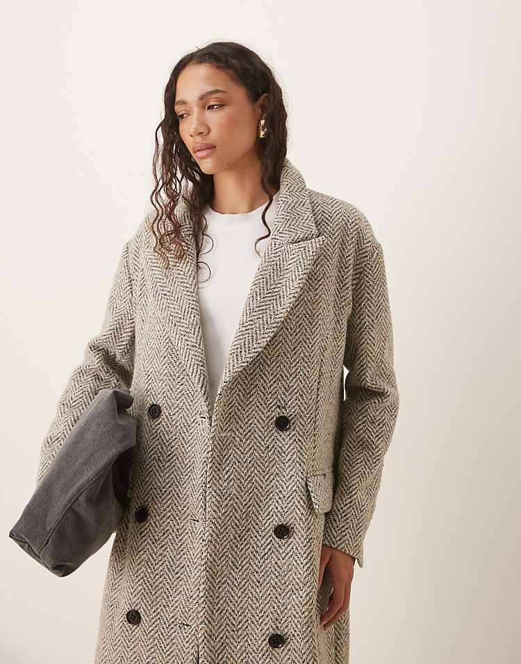 https://images.asos-media.com/products/glamorous-oversized-tailored-coat-in-grey-herringbone/208971094-3?$n_750w$&wid=750&fit=constrain