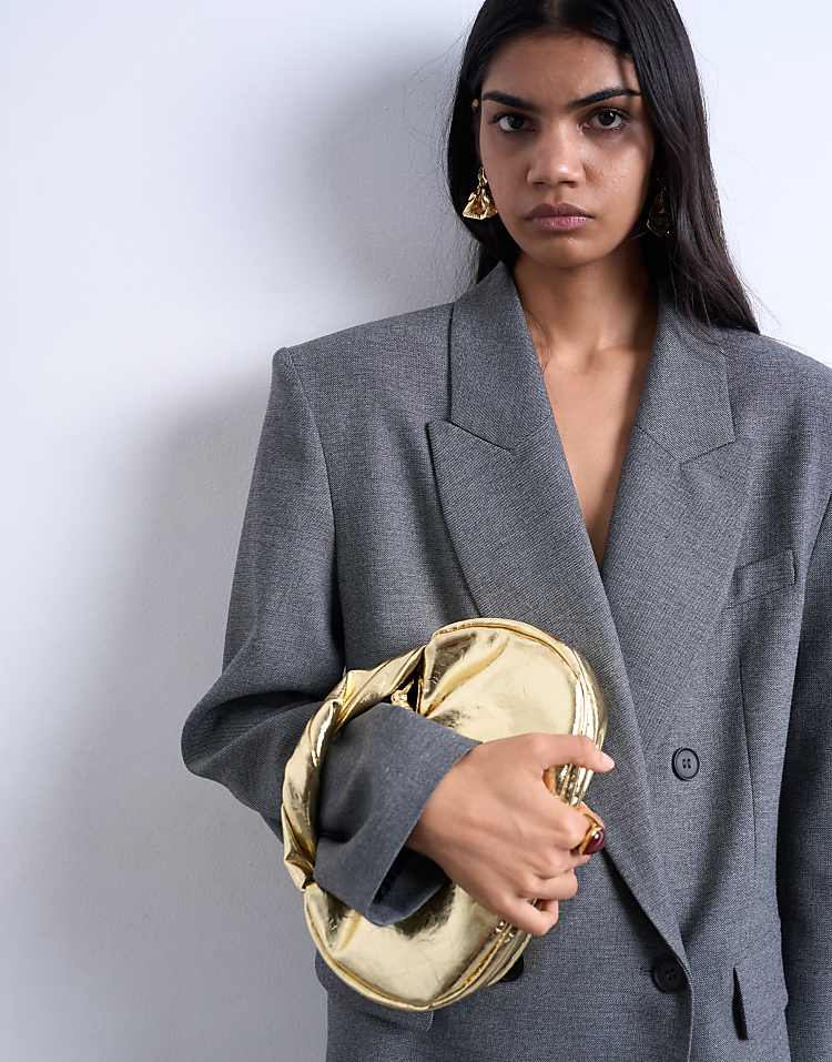 https://images.asos-media.com/products/topshop-gladys-grab-bag-in-gold/209119654-1-gold?$n_750w$&wid=750&fit=constrain