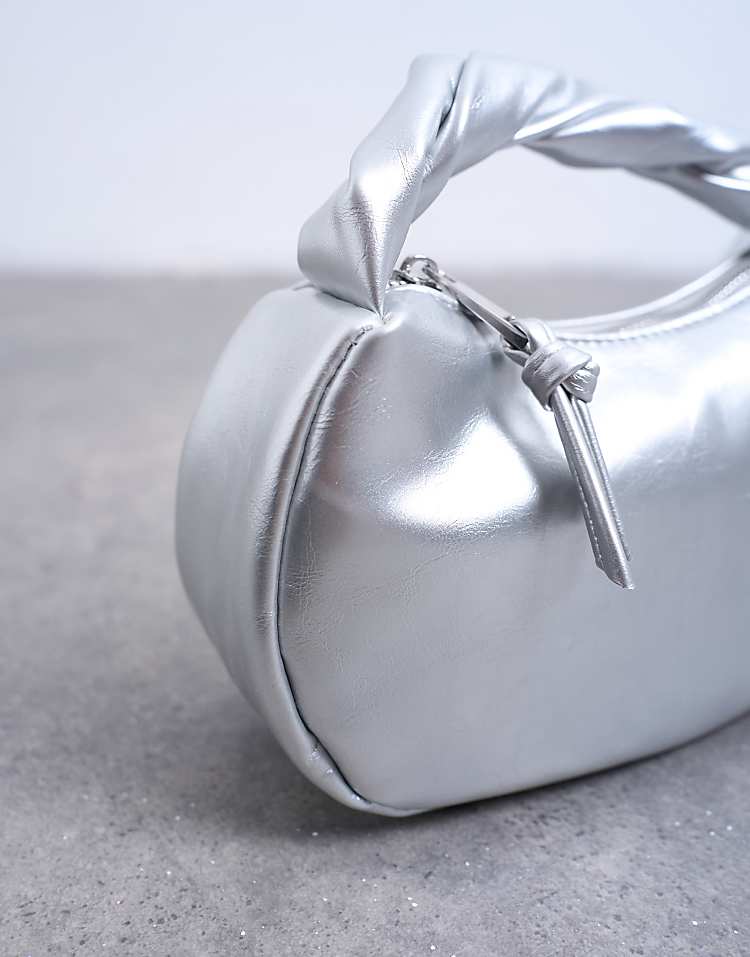 https://images.asos-media.com/products/topshop-gladys-grab-bag-in-silver/209119890-4?$n_750w$&wid=750&fit=constrain