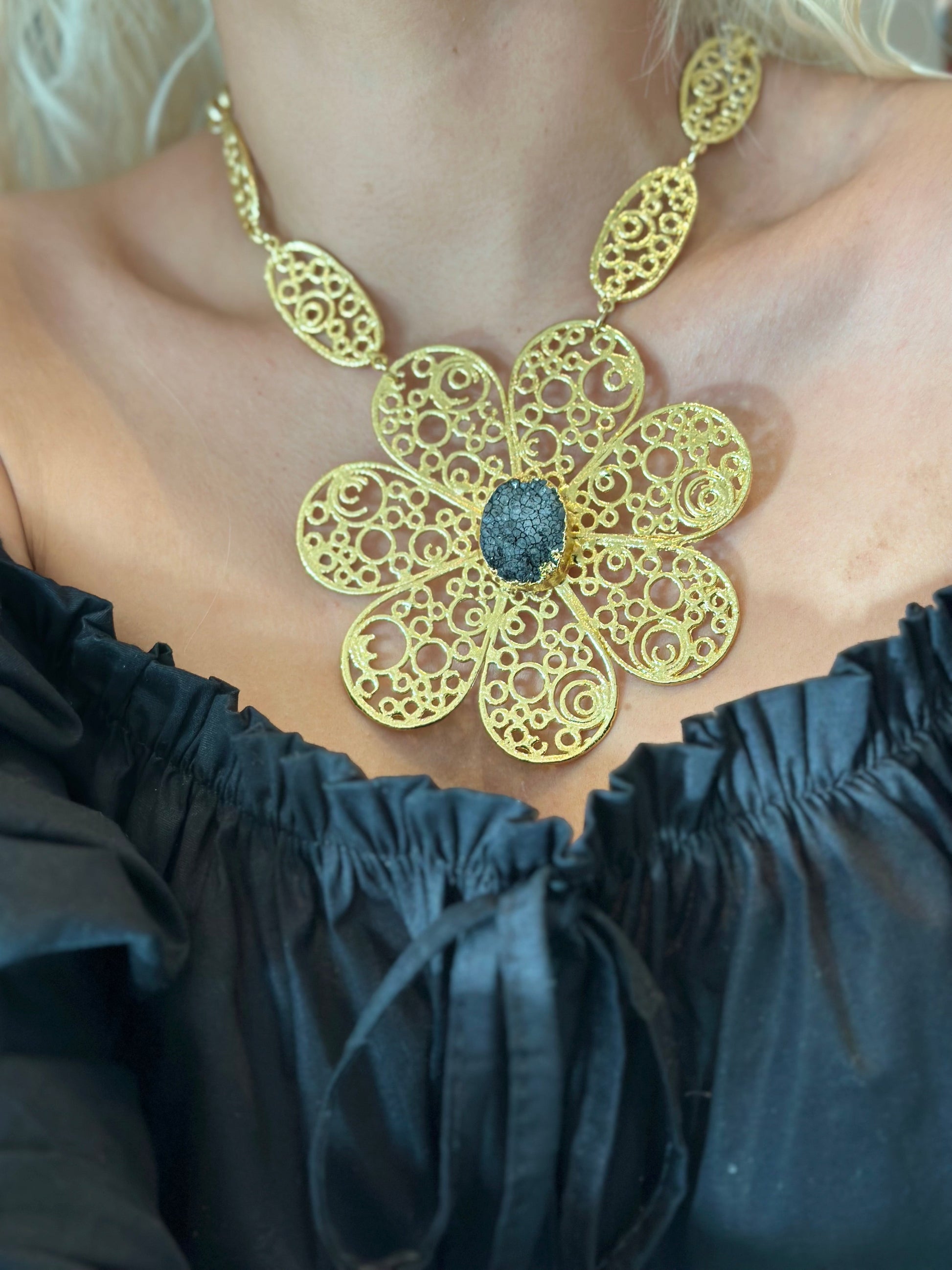 Bloom Druzy Flower Necklace-3